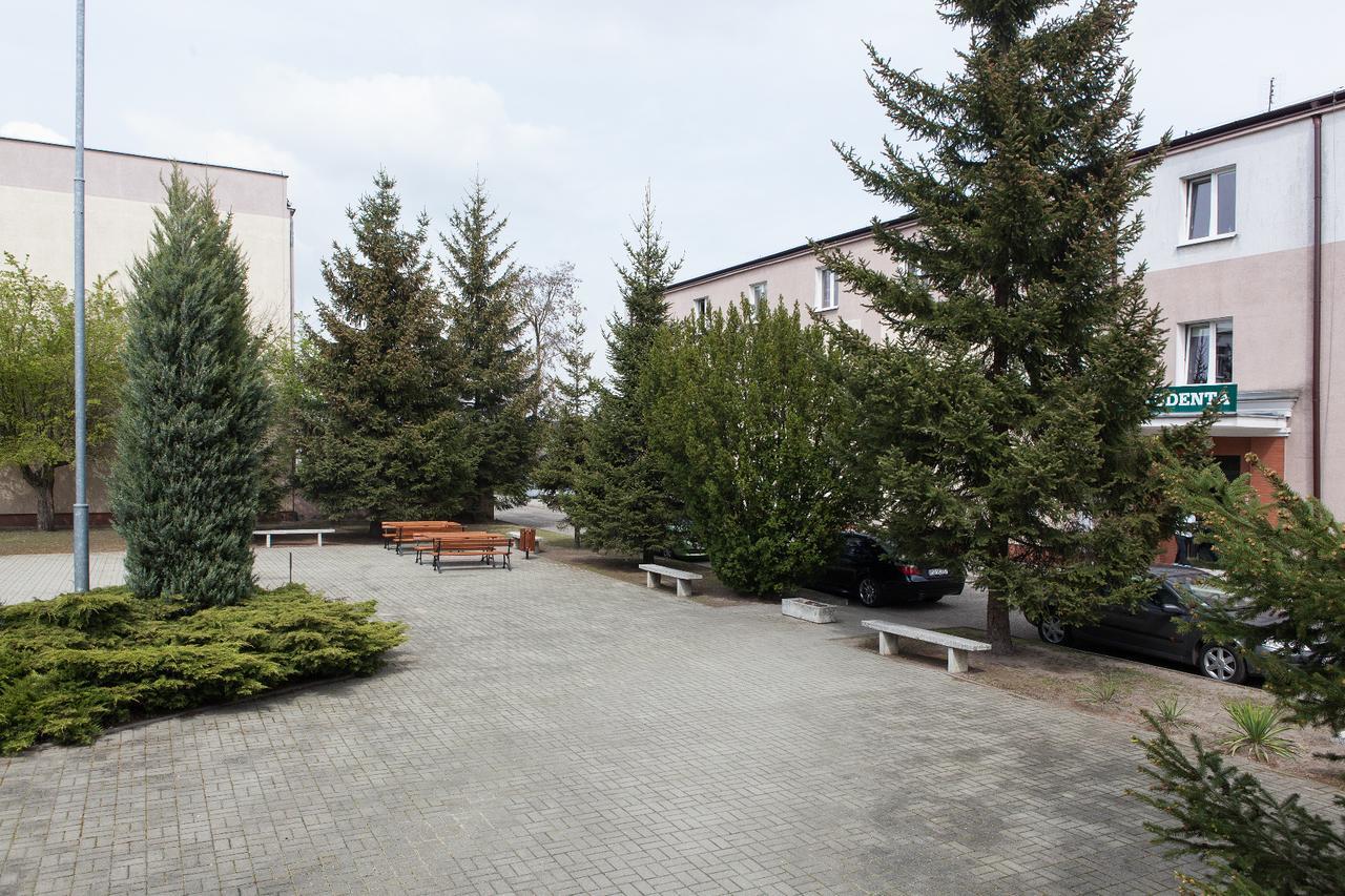 Dom Studenta Nr 1 Ans W Koninie Vandrarhem Konin  Exteriör bild